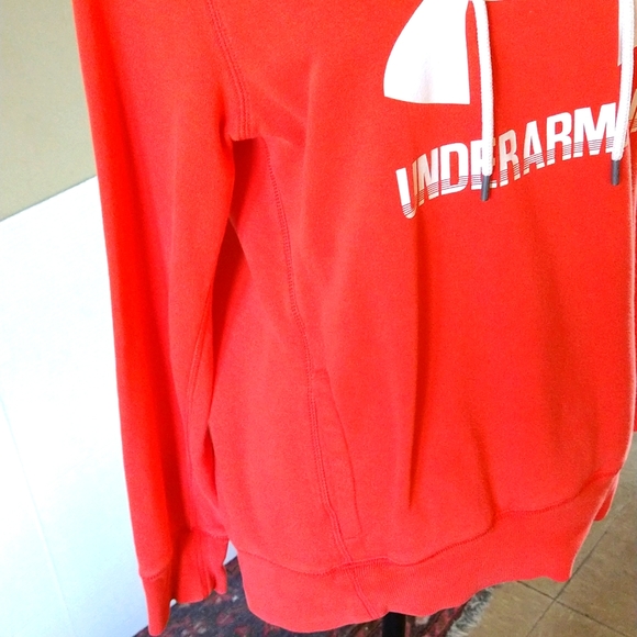VGUC. Under Armor  hoodie with drawstring. - Picture 4 of 7